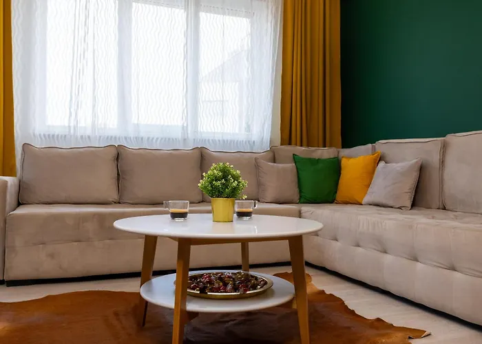 Contemporary Vintage, 3bdr Grace Sofia