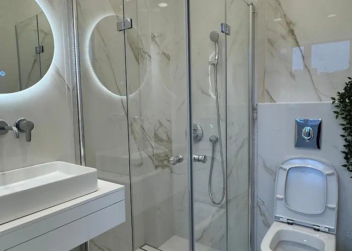 Contemporary Vintage, 3bdr Grace Sofia